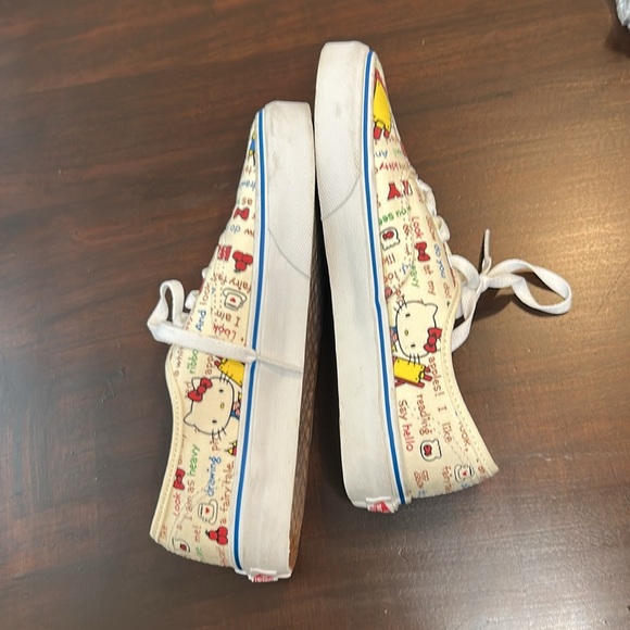 Vans X Hello Kitty Limited Edition 2014 Low Top Kids Sneakers size 4 - Picture 13 of 16